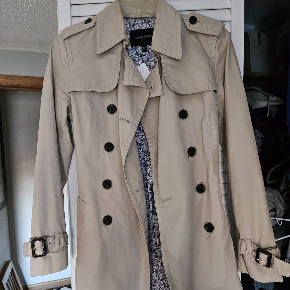 Banana Republic Camel Trench Coat women's size xs